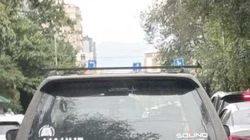 В Бишкеке замечен автомобиль с «удивительной» надписью. Фото горожанина