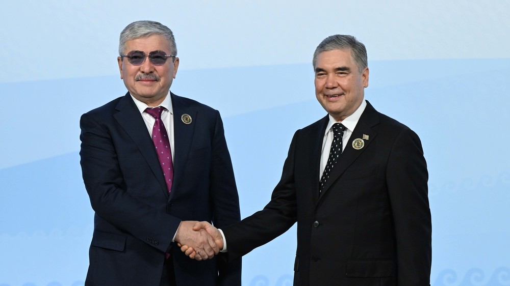 Адылбек Касымалиев и Гурбангулы Бердымухамедов