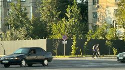 Зачем огородили участок в 6 мкр?