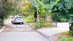 Законно ли огородили дом на Горького—Фатьянова? - горожанин