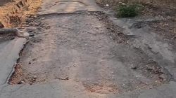 Дорогу по Московской отремонтировали, а тротуар оставили. Фото горожанина