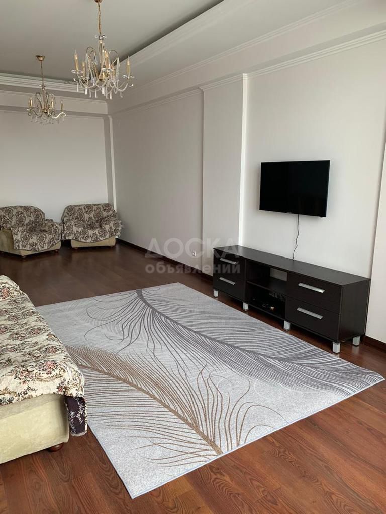 Сдаю 2-комнатную квартиру, 75кв. м., этаж - 6/9, Пр. Чынгыза Айтматова/Ажыбек Баатыра..