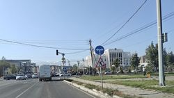 Ремонт на Токтоналиева закончился, а знак не убрали. Фото горожанина