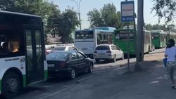 Мэрия рассмотрит возможность пусть автобусы по Профсоюзной и Джамгырчинова во время ремонта на Дэн Сяопина