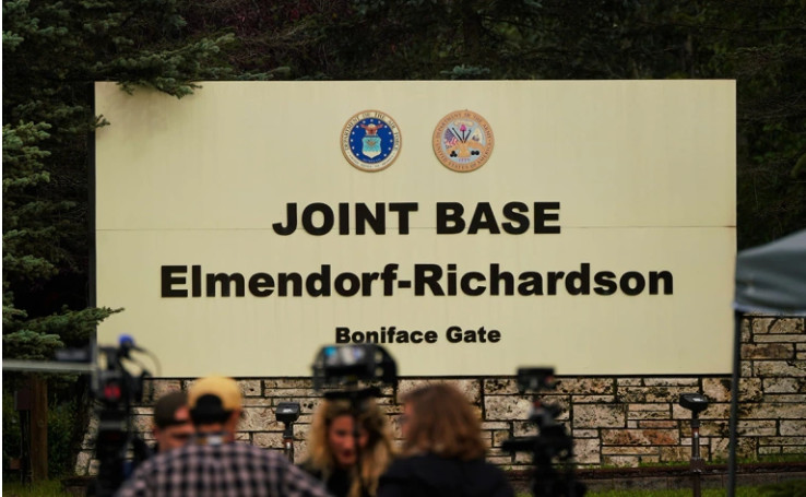 Объединенная база Элмендорф-Ричардсон в Анкоридже, где должна состояться встреча Дональда Трампа и Владимира Путина, Аляска, США
