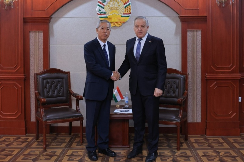 Foreign Minister of Tajikistan receives new Ambassador of China
