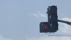 Горожанин жалуется на «неравноправие» в работе светофора на Айтматова—Токомбаева Горожанин жалуется на «неравноправие» в работе светофора на Айтматова—Токомбаева