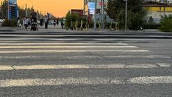 На Сухэ-Батора асфальт продолжает «плыть», - горожанин На Сухэ-Батора асфальт продолжает «плыть», - горожанин