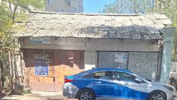 Гаражи на Московской закрывают въезд во двор. Фото горожанина Гаражи на Московской закрывают въезд во двор. Фото горожанина