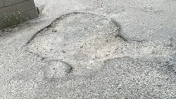 «Бишкекасфальтсервис» включил в свой график ремонт дороги в 9 мкр