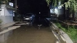 На Советской снова топят тротуар. Фото горожанина На Советской снова топят тротуар. Фото горожанина