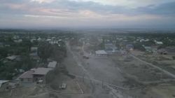 Жители села Бек-Тоо собрались и жалуются на состояние дорог. Видео