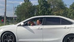 Ребенок на переднем сидении «Камри». Фото Ребенок на переднем сидении «Камри». Фото