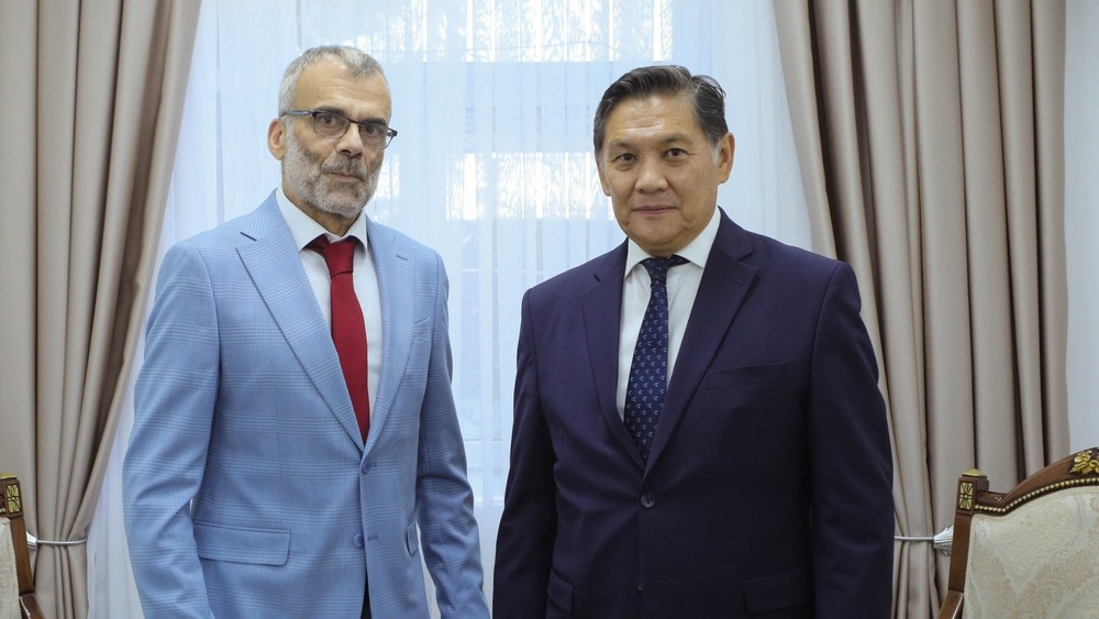 Франсуа Бланси и Аcеин Исаев