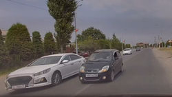 В Кара-Суйском районе водитель выехал на встречку. Видео