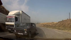 Водитель «Нивы» выехал на встречку и едва не организовал лобовое столкновение. Видео Водитель «Нивы» выехал на встречку и едва не организовал лобовое столкновение. Видео