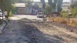 Житель Учкуна просит расширить дорогу. Фото