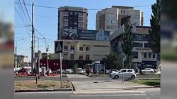 Бишкекчанин жалуется на короткий период зеленого сигнала светофора для пешеходов