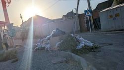 Куча мусора на ул.Кара-Кужур. Фото