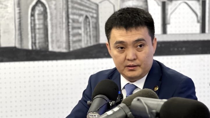 заместитель председателя ГНС Азат Алманбетов