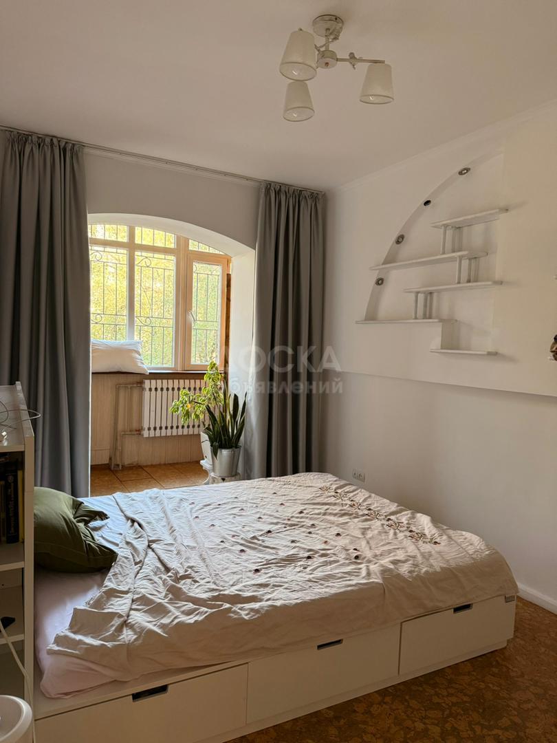 Продаю 3-комнатную квартиру, 80кв. м., этаж - 2/5, Уметалиева/Токтогула.