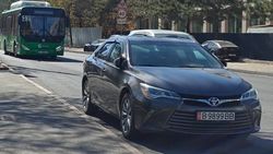 «Камри» припарковали на остановке. Фото «Камри» припарковали на остановке. Фото