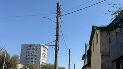 Будут ли убирать железные и бетонные столбы, которые держали троллейбусные линии? - горожанин