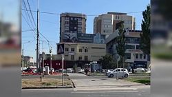 Бишкекчанин жалуется на короткий период зеленого сигнала светофора для пешеходов. Ответ мэрии