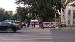 Паровозики продолжают ездить у кинотеатра «Ала-Тоо». Фото горожанина