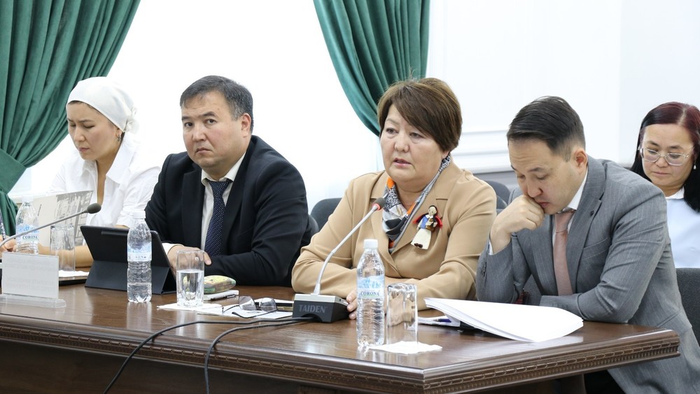 министр образования и науки Догдуркуль Кендирбаева