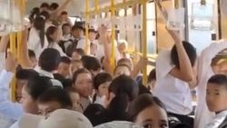 Школьники жилмасива Биримдик Кут просят построить им школу. Видео