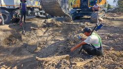 Во время ремонта на Айтматова повредили силовой кабель. Фото горожанина