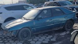 На Южной магистрали долгое время стоит аварийный автомобиль без номеров. Фото