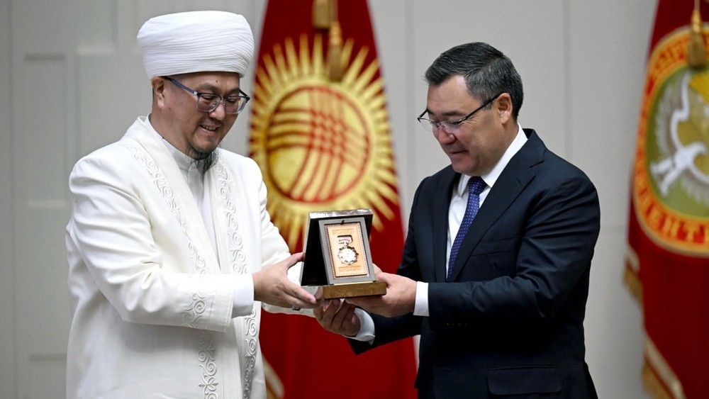 Муфтий Абдулазиз Закиров и президент Садыр Жапаров