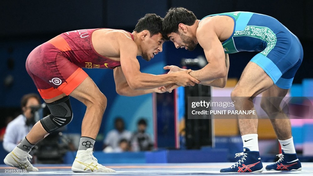 Бекзат Алмаз уулу - Гуломжон Абдуллаев