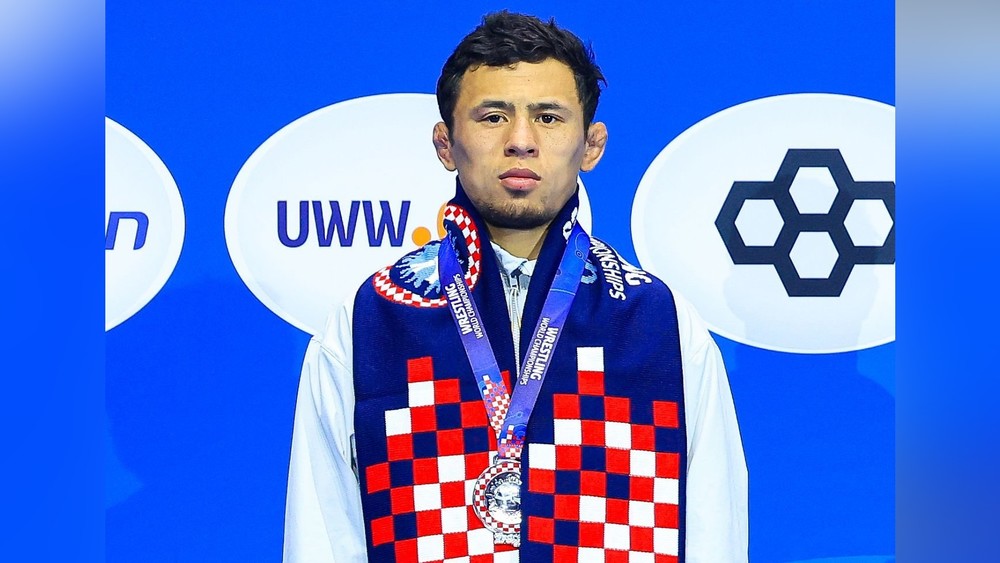 Бекзат Алмаз уулу