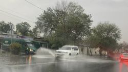 Новую дорогу на Льва Толстого затопило из-за аварии на водопроводной линии, - мэрия Новую дорогу на Льва Толстого затопило из-за аварии на водопроводной линии, - мэрия