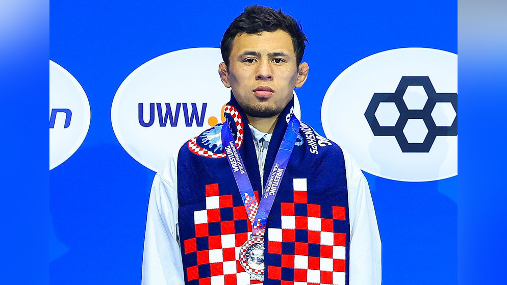 Бекзат Алмаз уулу