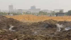 Возле парка «Ынтымак-2» все еще тлеет сухотравье после пожара 15 сентября