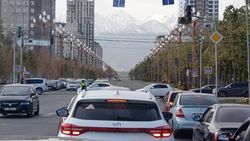 На Масалиева—Айтматова не работают светофоры, стоит регулировщик. Фото