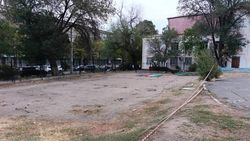 У школы №67 снесли спортивную площадку, что будет на ее месте? - горожанин