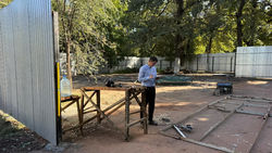 В парке «Пишпек» незаконно строили кафе. Минстрой наложил штраф на 200 тыс. сомов В парке «Пишпек» незаконно строили кафе. Минстрой наложил штраф на 200 тыс. сомов