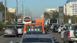 В Бишкеке закрыли участок проспекта Ч.Айтматова, из-за чего образовалась пробка В Бишкеке закрыли участок проспекта Ч.Айтматова, из-за чего образовалась пробка