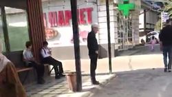 Опасная остановка в Оше. Видео