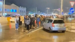 Люди не могут уехать в Кант. Видео