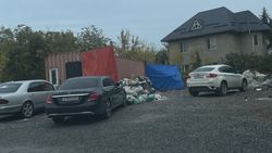 На Фучика снова образовалась гора мусора. Фото