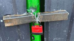 Жители сами сделали дверь и повесили замок, - «Тазалык» о мусорке, которую закрыли на замок