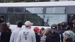 Забитые автобусы в парке Ала-Арча. Видео