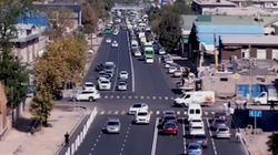 Дорога по Алматинке получилась «кривой». Фото горожанина