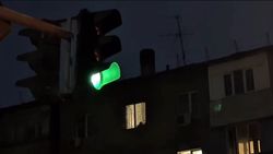 Почему в Бишкеке продолжают использовать ламповые светофоры? - горожанин